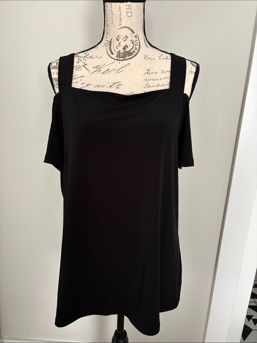 INC International Concepts XL  Black Cold-Shoulder Square-Neck Top